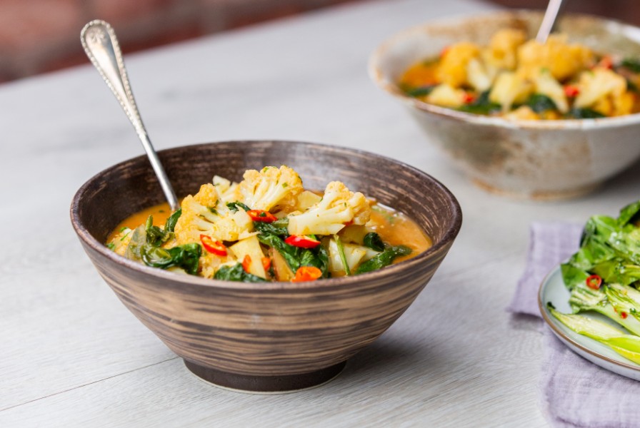 Cauliflower, Spinach and Potato Curry
